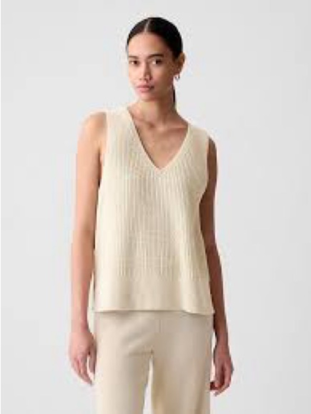 GAP 100 💯 % cotton Cream V-Neck Sweater Vest